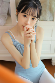 兩人都脫了衣服親嘴