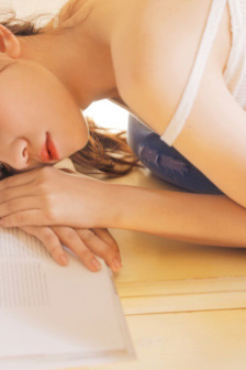 脫褲子打女孩子屁股打多久才會腫