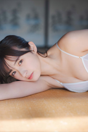 《雨后的公交車站》