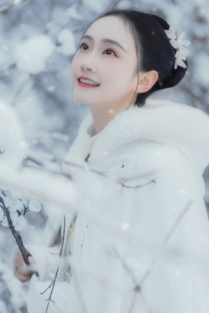 胸全整個露出來