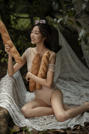 丫鬟試駙馬尺寸