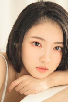 男人吃奶摸下挵進去有味道嗎