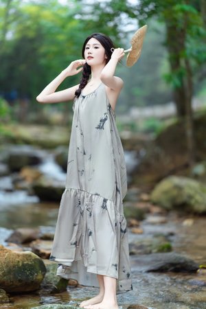 《劫匪當丈夫面欺負妻子》