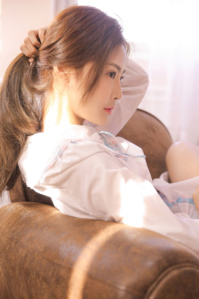 四個閨蜜用黃瓜把我弄高潮了