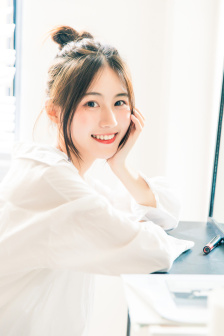 男在床上躺著下體一陣一陣疼