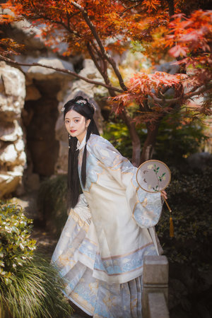 滾燙的兒媳陳菲最后跟誰在一起了