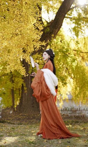 《吸人妻奶水做爰》電影