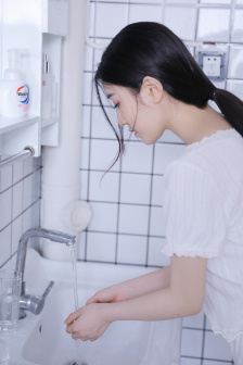 床上么么噠廚房么么噠什么歌