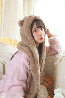 年輕漂亮善良的鎪子