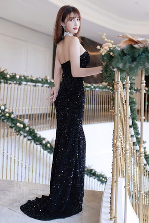 豐滿的熟婦露臉大屁股