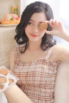 女警蔣小娟的奶被領導吃掉了