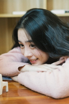 親嘴扔衣服視頻大全原聲