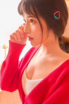 小舞用她的絲襪給我自慰