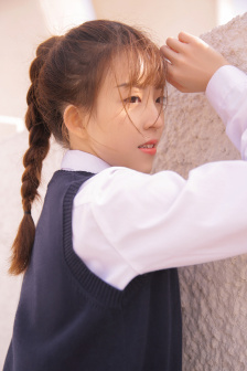 《公的浮之手中字》免費