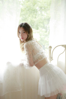 JK高中女白絲呻吟自慰