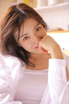 《囚禁空姐》完整版在線觀看