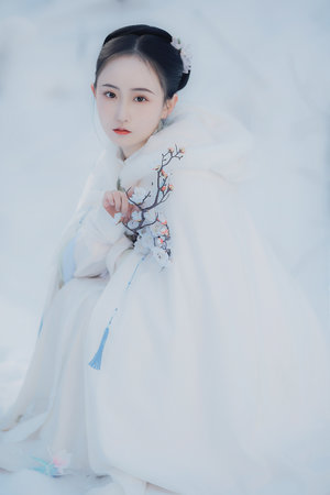 青青河邊草小草出院